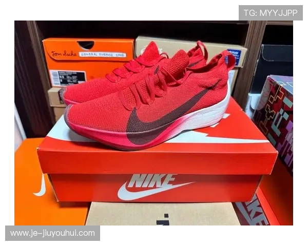 燃动激情超越极限耐克红色足球鞋助你征服绿茵场